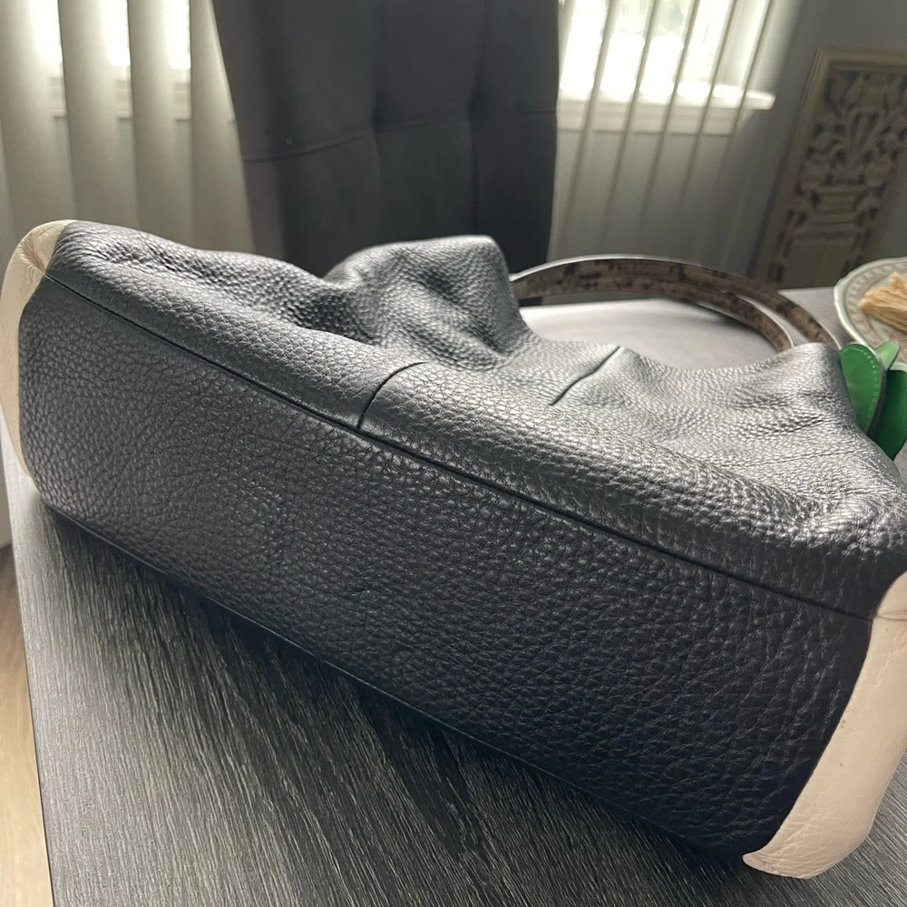 Coach Black and Cream Pebbled Leather Shoulder Bag - Picture 6 of 12